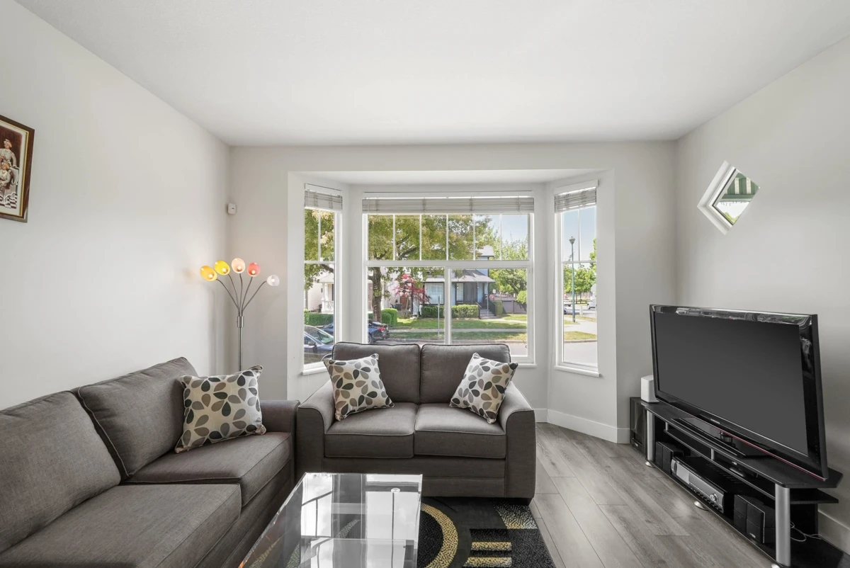 Family Room Photo of 18568 64b Avenue, Surrey, BC
