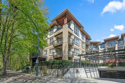 Hot Tub / Spa Photo of 301 3205 Mountain Highway, North Vancouver, BC