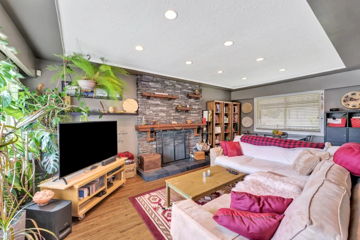 Family Room Photo of 430 Montgomery Street, Coquitlam, BC