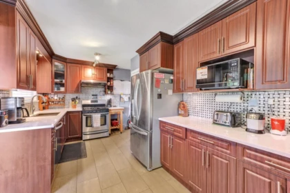Primary Bedroom Photo of 430 Montgomery Street, Coquitlam, BC