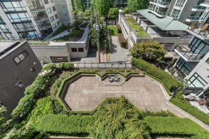 Staircase Photo of 411 105 W 2nd Street, North Vancouver, BC