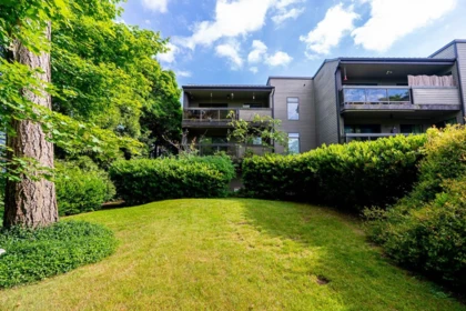 Garden / Landscaping Photo of 102 6105 Kingsway, Burnaby, BC