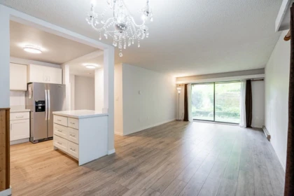 Primary Bathroom Photo of 102 6105 Kingsway, Burnaby, BC