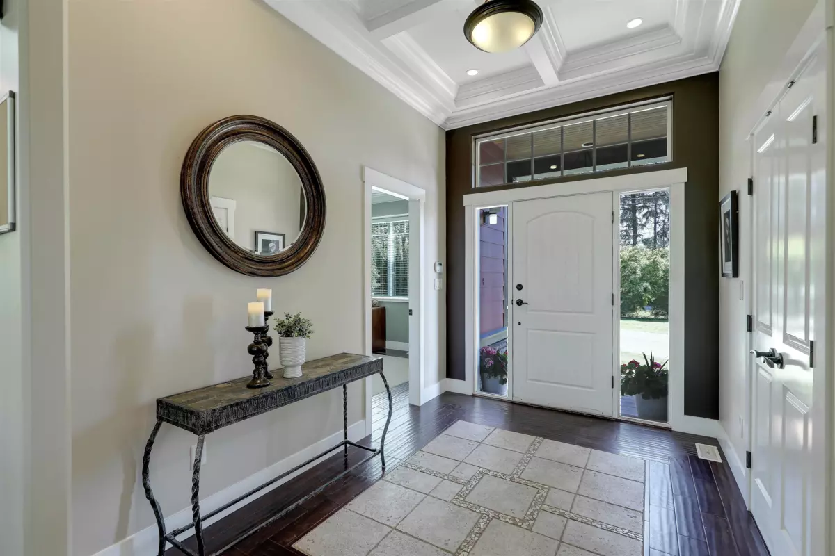 Living Room Photo of 26215 36 Avenue, Langley, BC