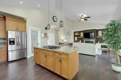 Breakfast Nook Photo of 26215 36 Avenue, Langley, BC
