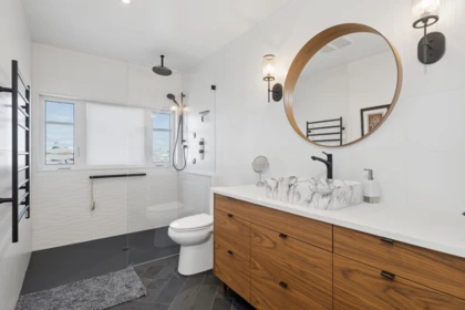 Primary Bathroom Photo of 9 3473 W River Road, Delta, BC