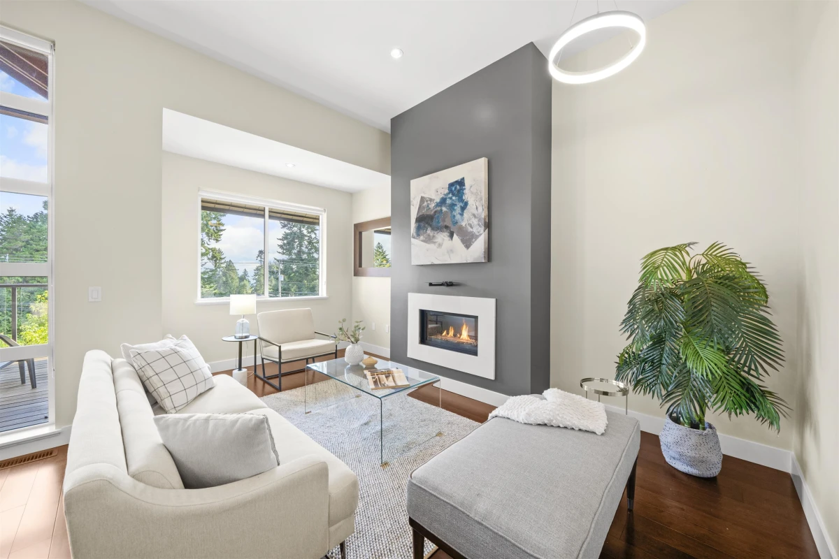 Dining Area Photo of 209 13585 16 Avenue, Surrey, BC