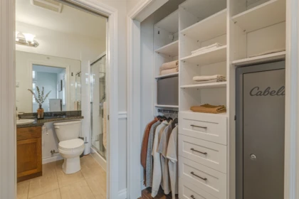Powder Room Photo of 423 5650 201a Street, Langley, BC