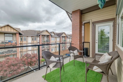 Staircase Photo of 423 5650 201a Street, Langley, BC