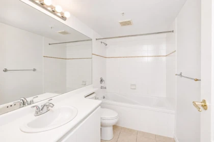 Guest Bathroom Photo of 1506 8297 Saba Road, Richmond, BC