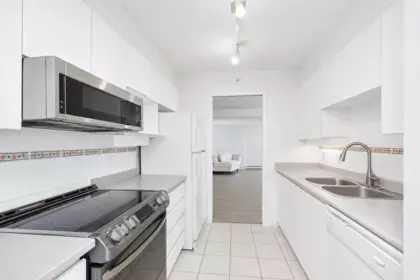 Kitchen Island Photo of 1506 8297 Saba Road, Richmond, BC