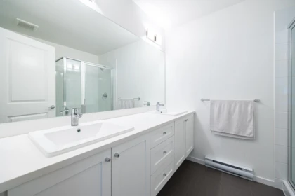 Primary Bathroom Photo of 4 13629 81a Avenue, Surrey, BC