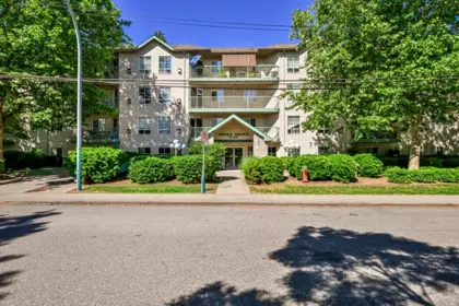 302 2435 Center Street, Abbotsford, BC, Abbotsford — Apartment/Condo for sale