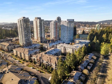 Front Yard Photo of 305 1128 Kensal Place, Coquitlam, BC