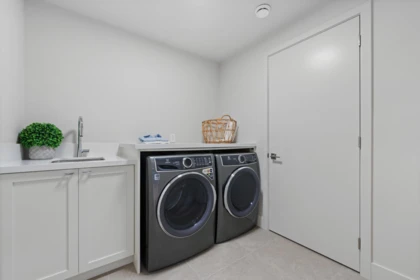 Hot Tub / Spa Photo of 5663 Westport Road, West Vancouver, BC