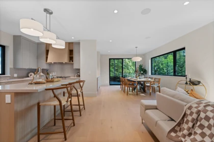 Kitchen Island Photo of 5663 Westport Road, West Vancouver, BC
