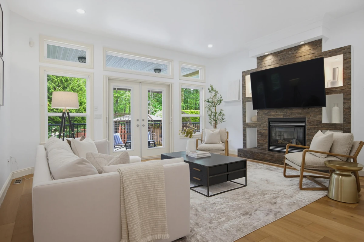 Living Room Photo of 21657 92b Avenue, Langley, BC