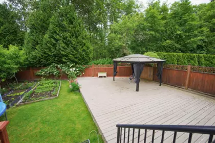 Kitchen Island Photo of 21657 92b Avenue, Langley, BC
