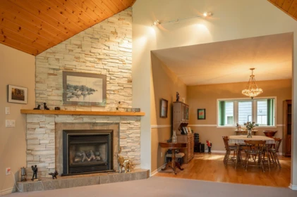 Breakfast Nook Photo of 1154 Flume Road, Roberts Creek, BC