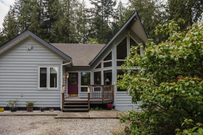 Community Amenities Photo (Clubhouse) of 1154 Flume Road, Roberts Creek, BC