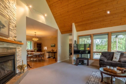 1154 Flume Road, Roberts Creek, BC, Roberts Creek — Single Family Residence for sale