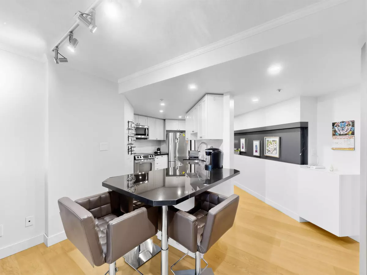 Dining Area Photo of 708 1050 Burrard Street, Vancouver, BC