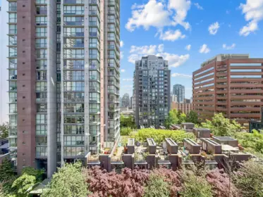 Office / Den Photo of 708 1050 Burrard Street, Vancouver, BC