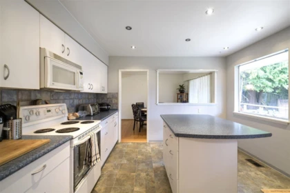 Breakfast Nook Photo of 4965 8a Avenue, Delta, BC