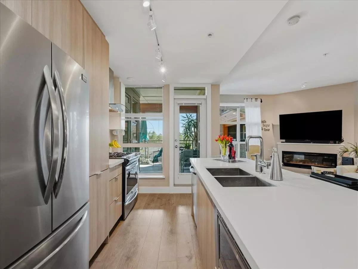 Dining Area Photo of 411 3602 Aldercrest Drive, North Vancouver, BC