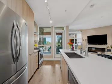 411 3602 Aldercrest Drive, North Vancouver, BC, North Vancouver — Apartment/Condo for sale