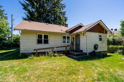 Backyard Photo of 715 Roderick Avenue, Coquitlam, BC