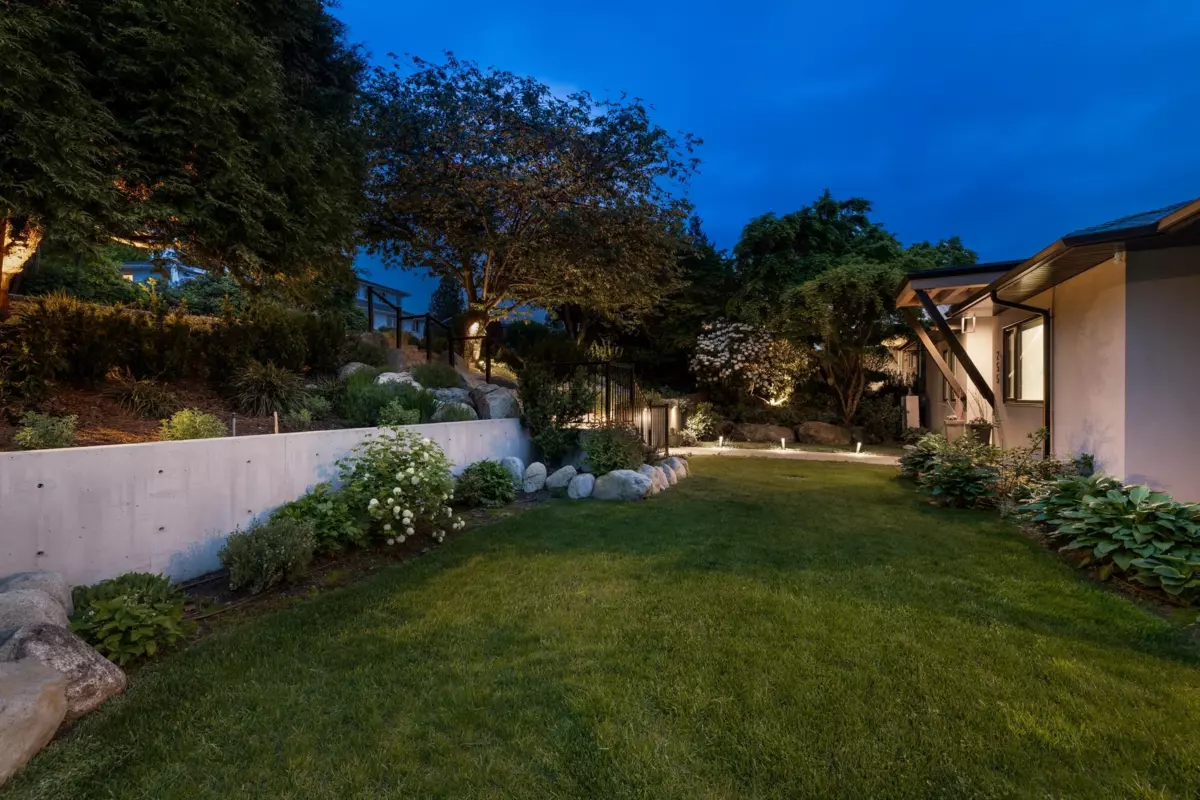 Family Room Photo of 255 Sandringham Crescent, North Vancouver, BC