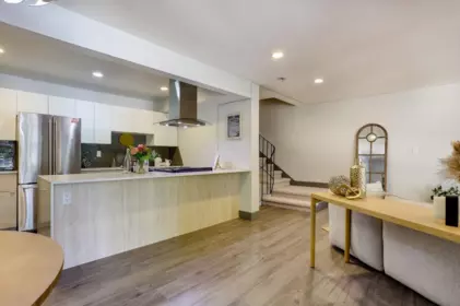 Breakfast Nook Photo of 10532 Holly Park Lane, Surrey, BC