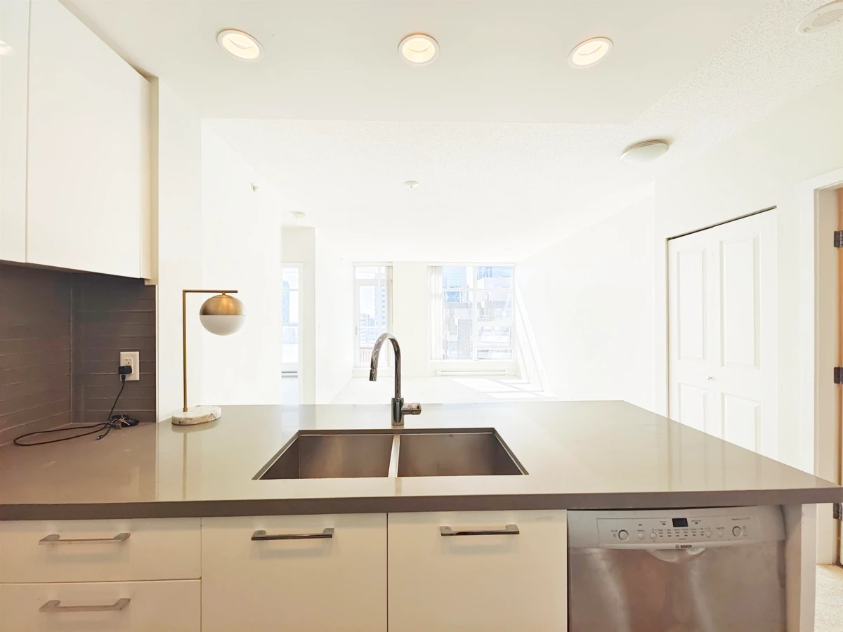 Dining Area Photo of 1908 4880 Bennett Street, Burnaby, BC