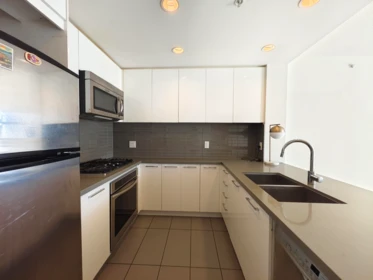 1908 4880 Bennett Street, Burnaby, BC, Burnaby — Apartment/Condo for sale