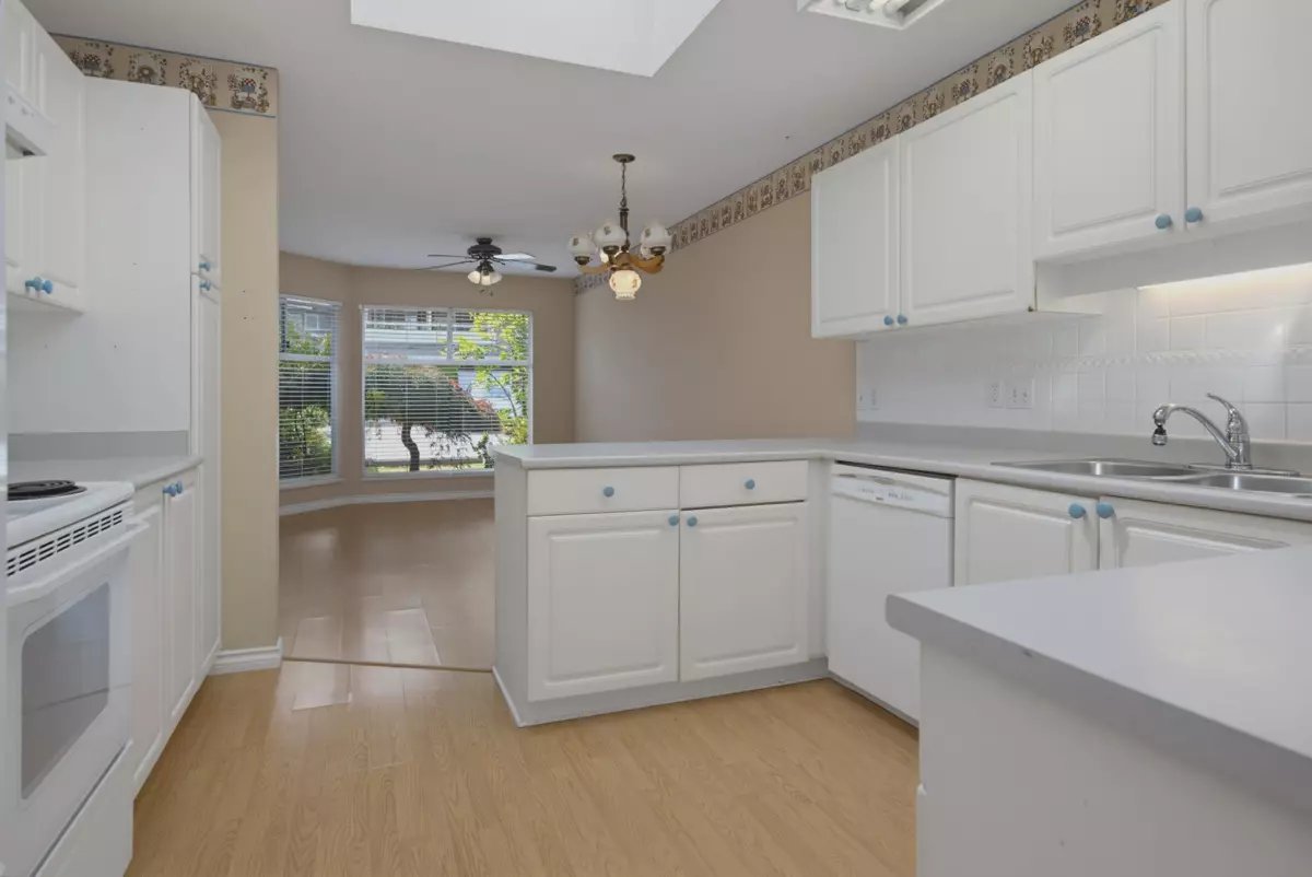 Dining Area Photo of 178 16080 82 Avenue, Surrey, BC