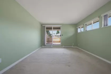 Entry Foyer Photo of 178 16080 82 Avenue, Surrey, BC