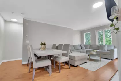 Breakfast Nook Photo of 305 12125 75a Avenue, Surrey, BC