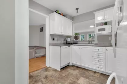 Kitchen Island Photo of 305 12125 75a Avenue, Surrey, BC
