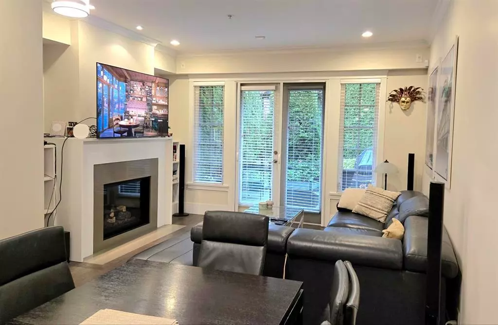 Living Room Photo of 5467 Dunbar Street, Vancouver, BC