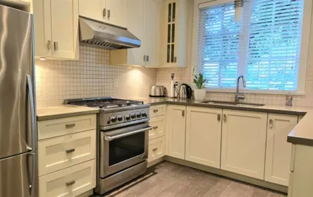 Kitchen Photo of 5467 Dunbar Street, Vancouver, BC