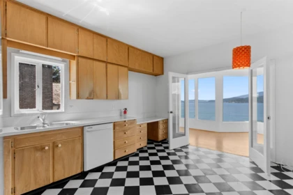 Outdoor Kitchen Photo of 150 Panorama Road, Lions Bay, BC