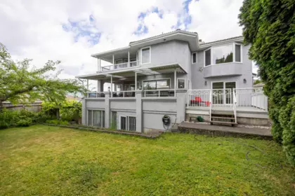 Garden / Landscaping Photo of 7995 Berkley Street, Burnaby, BC