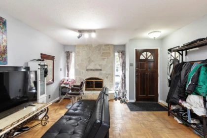 Kitchen Photo of 10595 154a Street, Surrey, BC