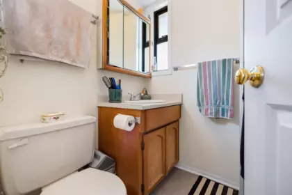 Primary Bathroom Photo of 21226 94b Avenue, Langley, BC