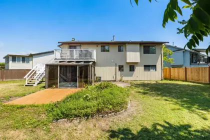 Staircase Photo of 21226 94b Avenue, Langley, BC