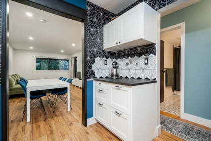 301 1561 Vidal Street, White Rock, BC, White Rock — Apartment/Condo for sale