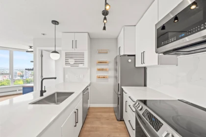 2202 689 Abbott Street, Vancouver, BC, Vancouver — Apartment/Condo for sale