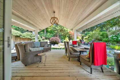 Hot Tub / Spa Photo of 16063 8 Avenue, Surrey, BC
