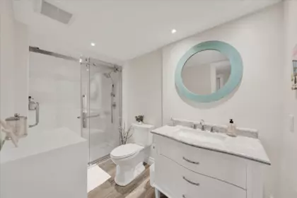 Mudroom Photo of 16063 8 Avenue, Surrey, BC